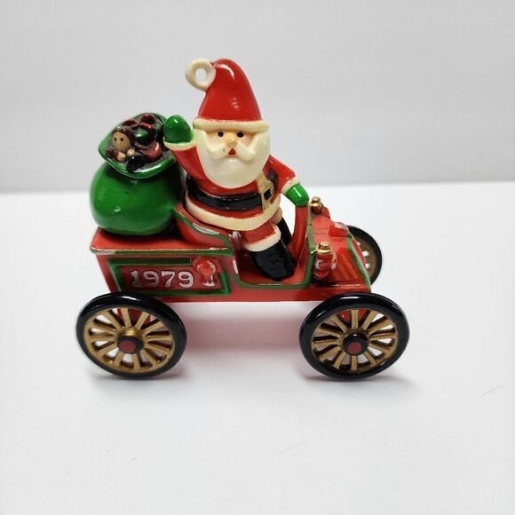 Vintage 1979 Hallmark TreeTrimmer Collection Christmas Ornament Santa's Motorcar - Picture 4 of 5